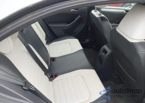 2017 Volkswagen Jetta 1.8T Sport z USA, uszkodzony, nr VIN 3VWD17AJ6HM301716